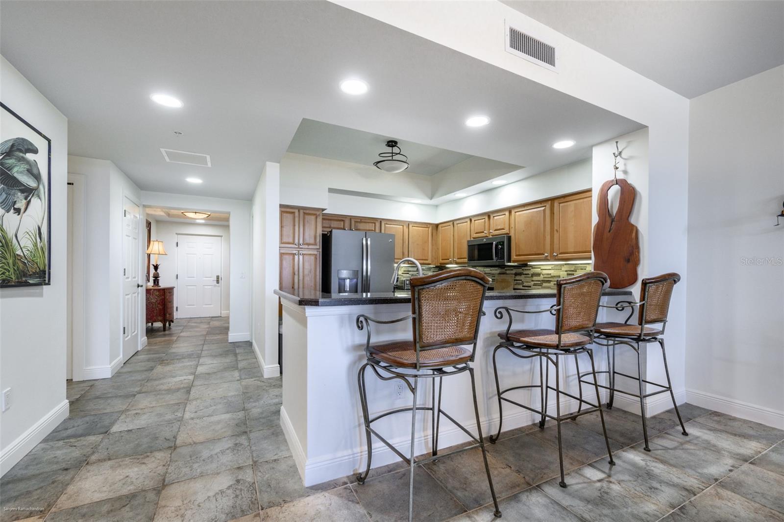 GRANDE ISLE TOWERS I & 02 PH I - Residential Lease