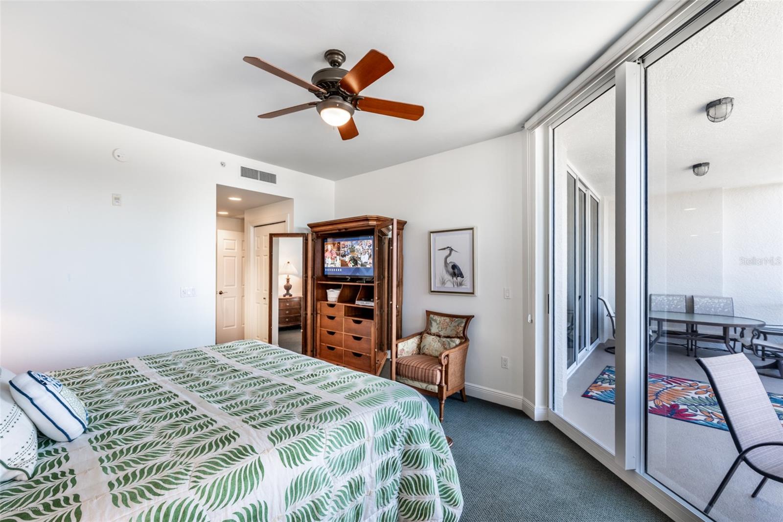 GRANDE ISLE TOWERS I & 02 PH I - Residential Lease