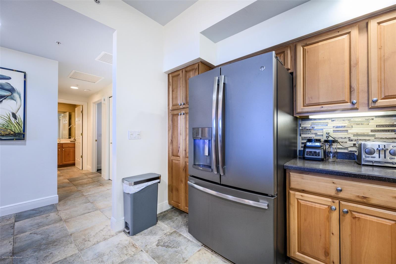 GRANDE ISLE TOWERS I & 02 PH I - Residential Lease