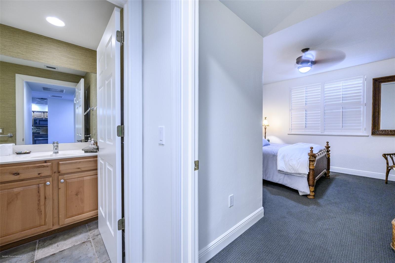 GRANDE ISLE TOWERS I & 02 PH I - Residential Lease