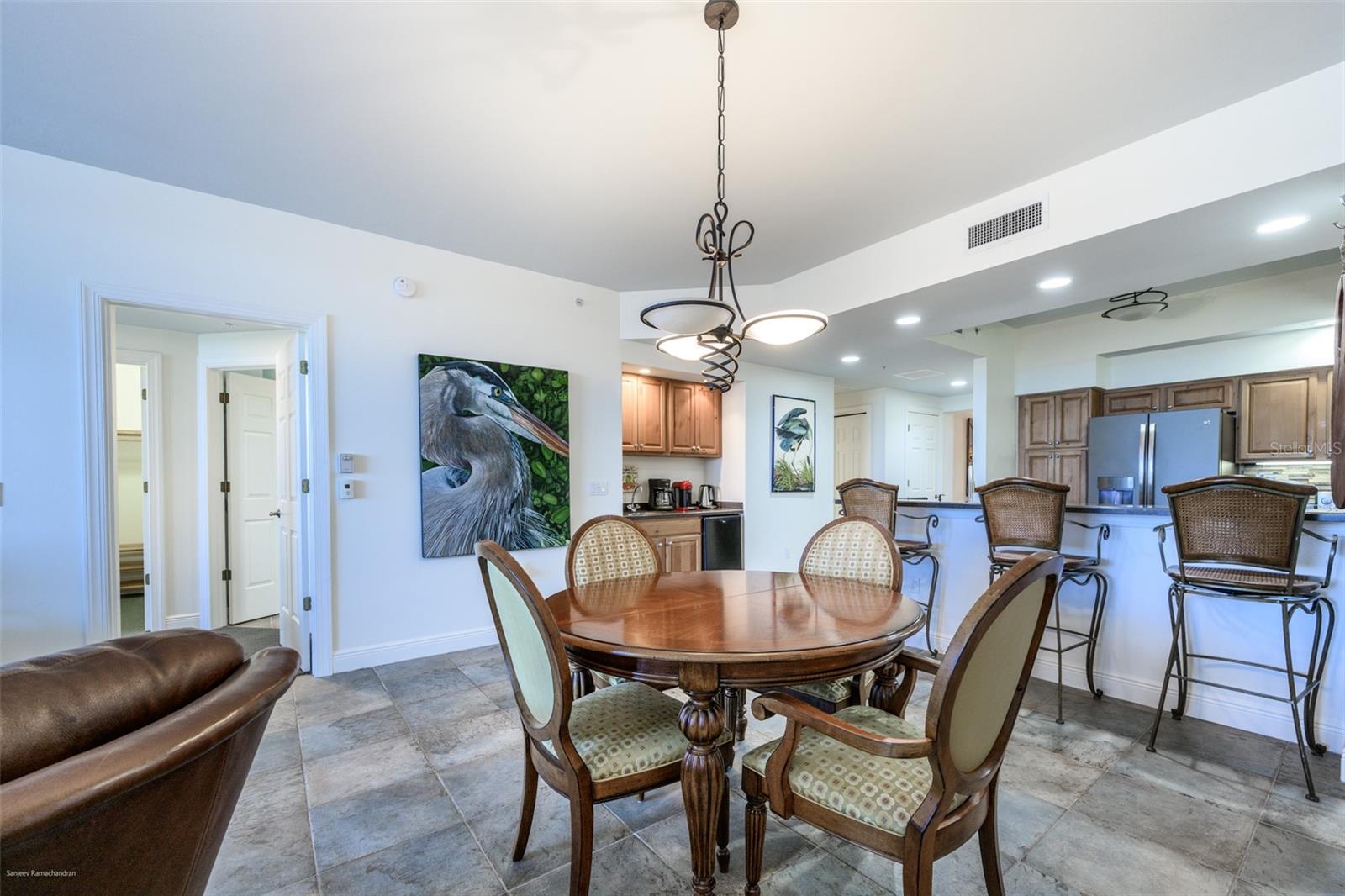 GRANDE ISLE TOWERS I & 02 PH I - Residential Lease