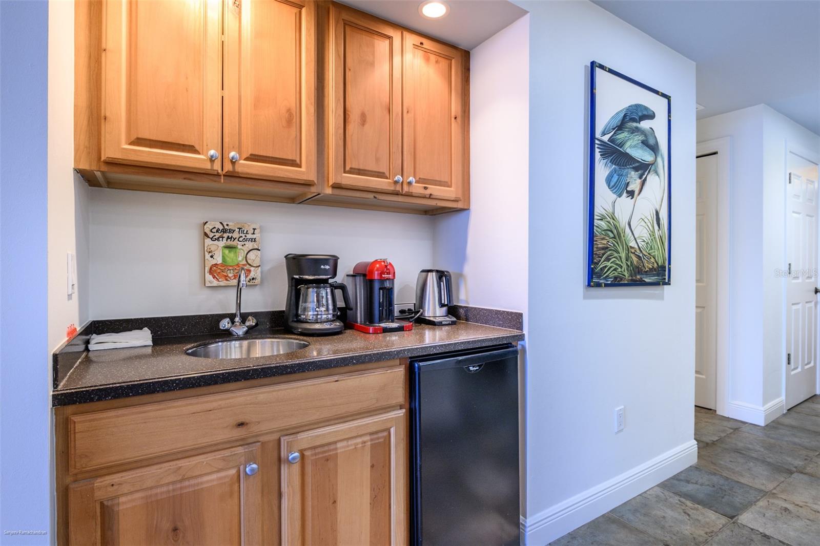 GRANDE ISLE TOWERS I & 02 PH I - Residential Lease