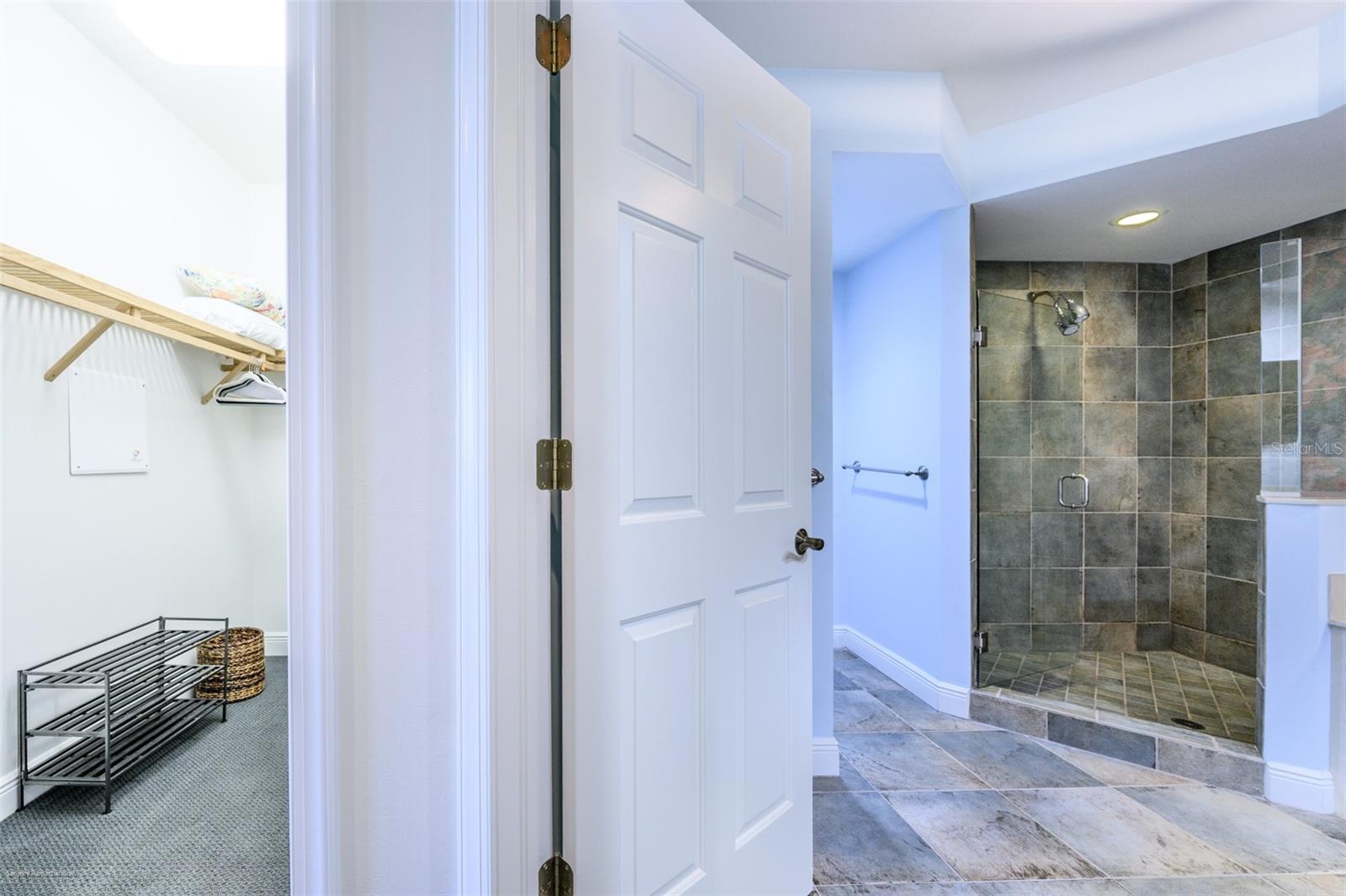 GRANDE ISLE TOWERS I & 02 PH I - Residential Lease