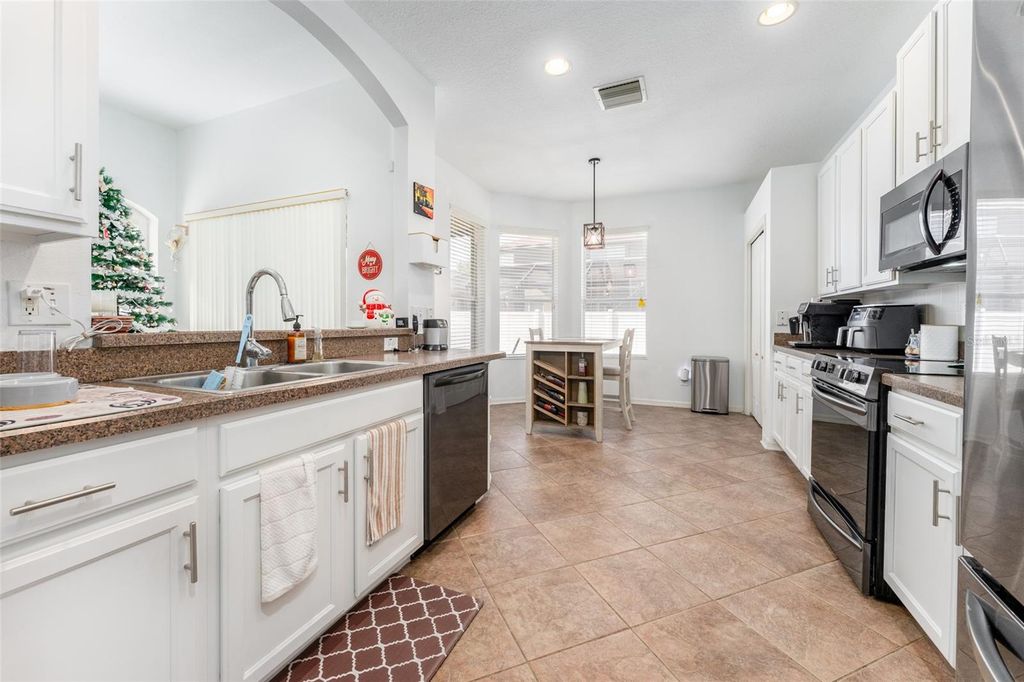 Photo of 8601 Sandy Plains Drive, Riverview, FL 33578 (MLS # TB8325193)