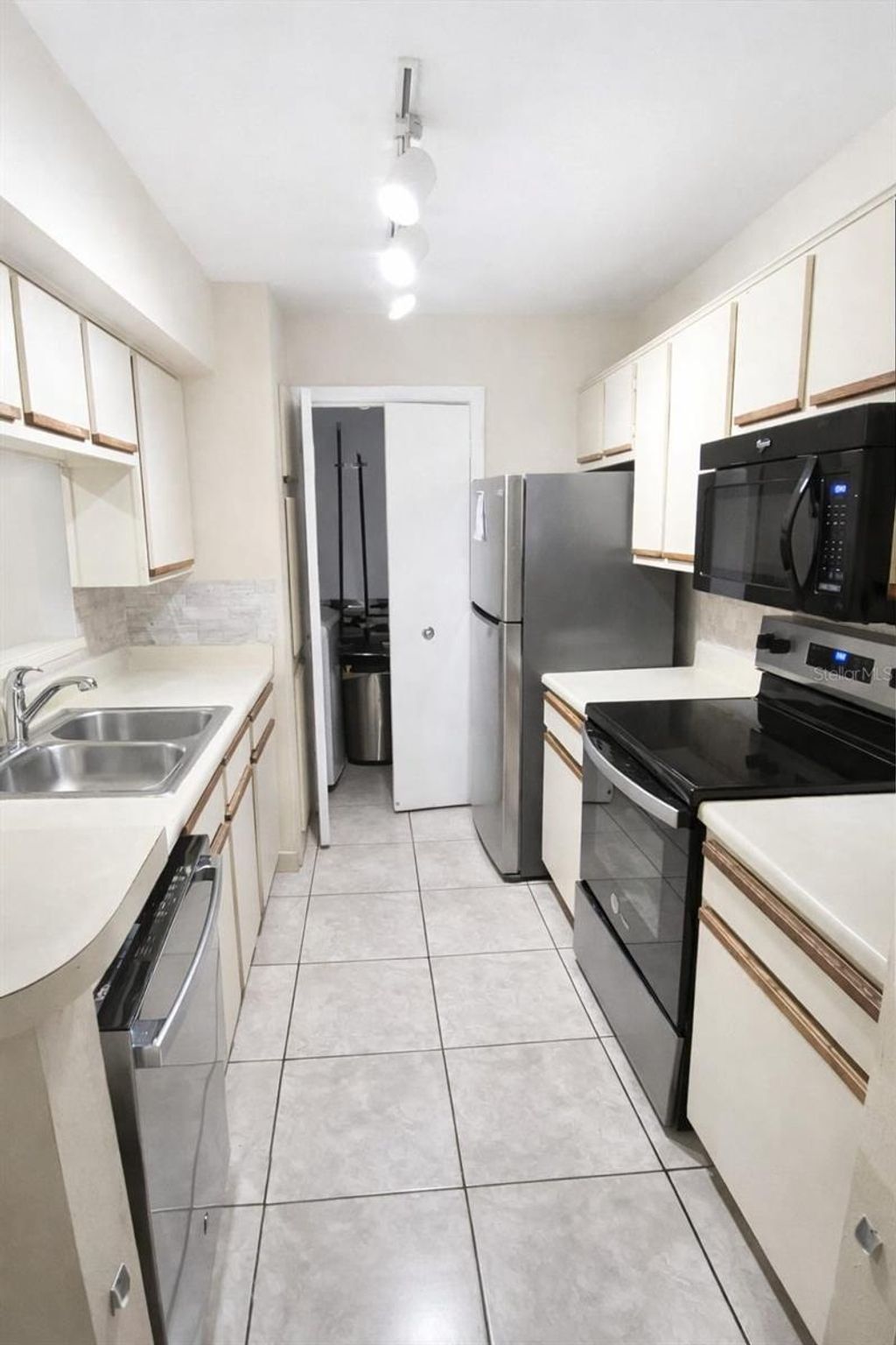 Photo of 5545 Devonbriar Way #I204, Orlando, FL 32822 (MLS # O6400459)