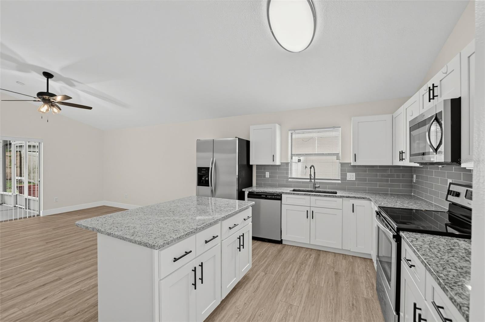 1015 BARTLETT COURT