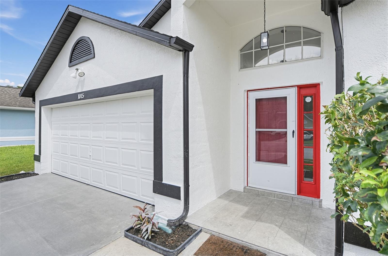 1015 BARTLETT COURT