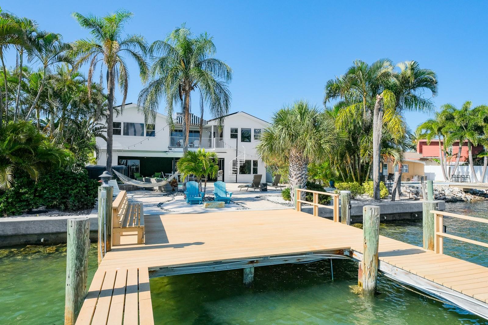 BOCA CIEGA ISLE - Residential