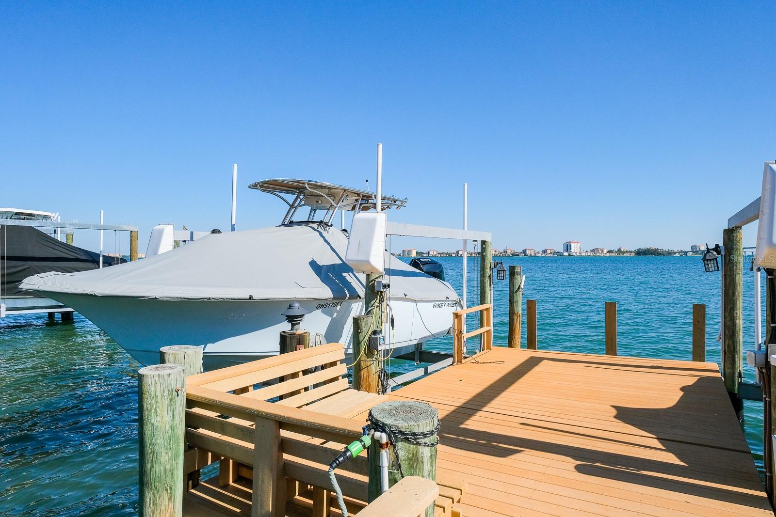 BOCA CIEGA ISLE - Residential