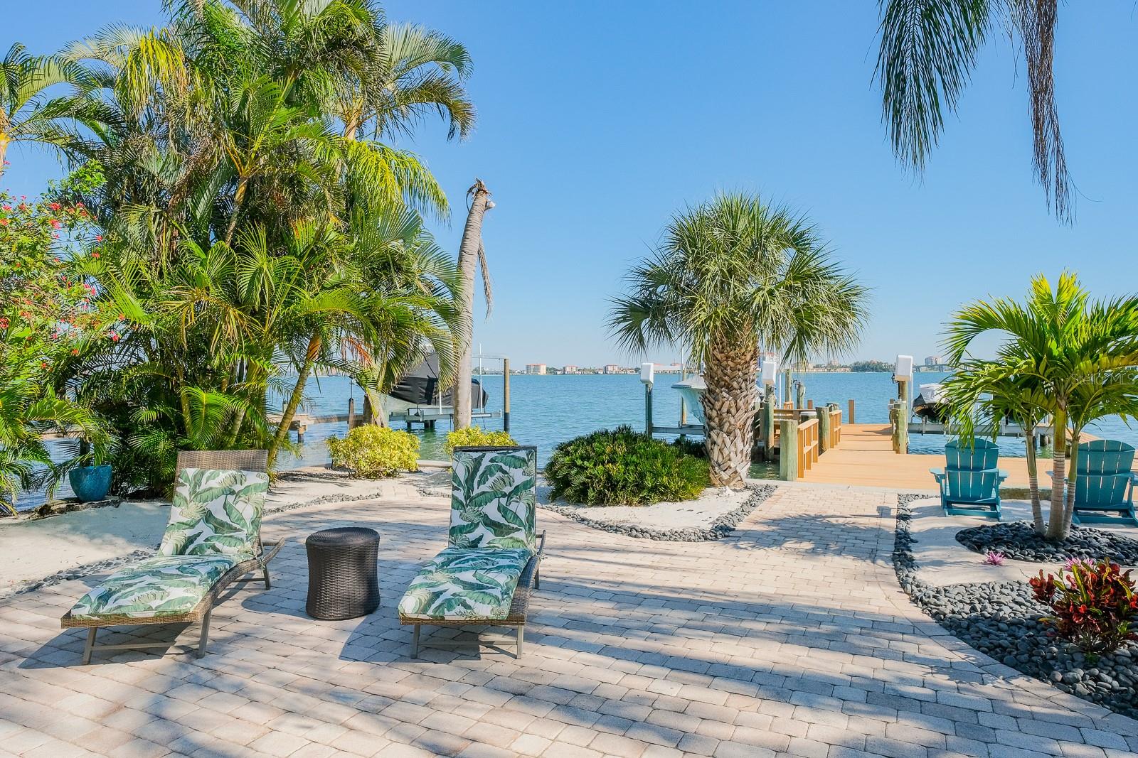BOCA CIEGA ISLE - Residential