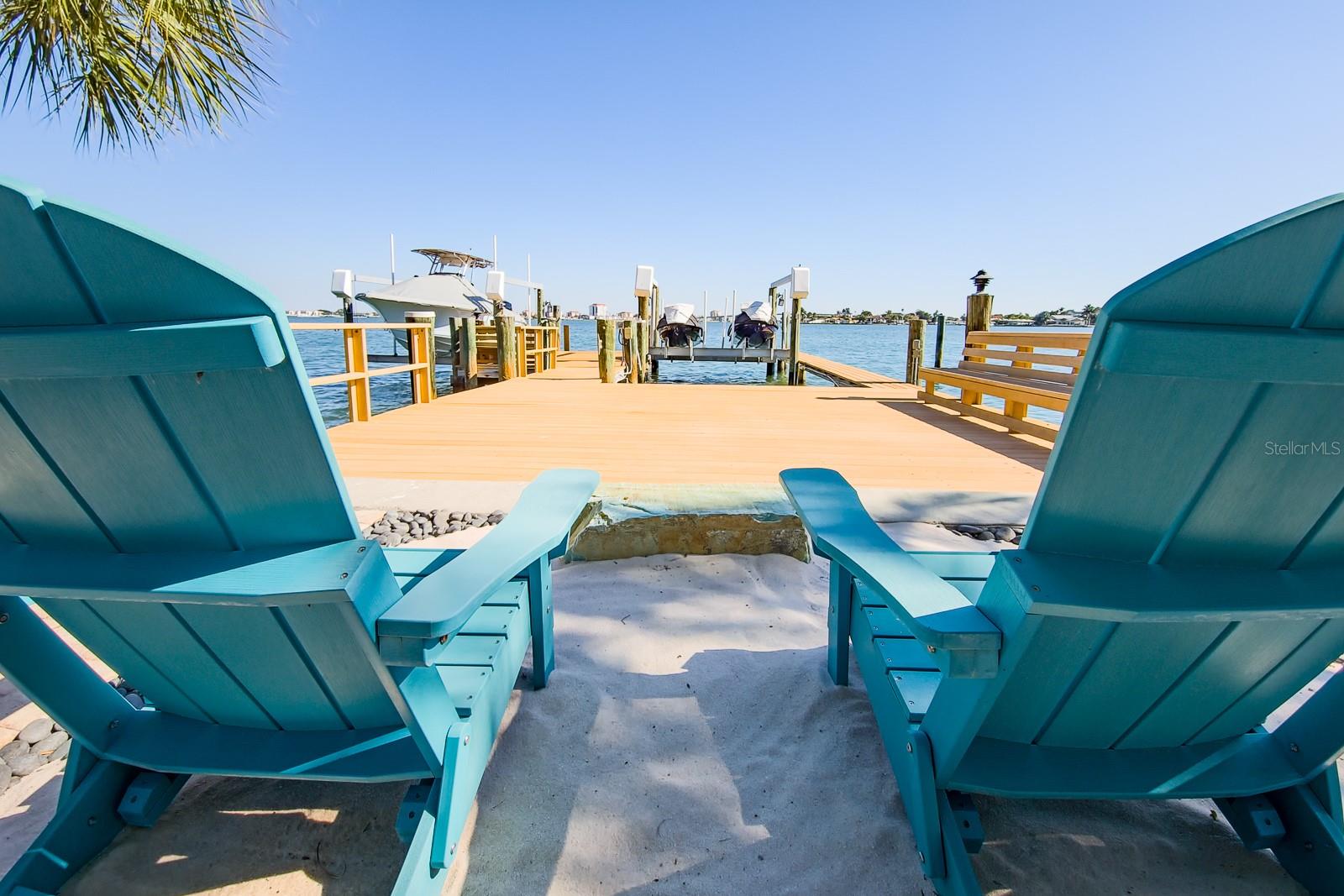 BOCA CIEGA ISLE - Residential