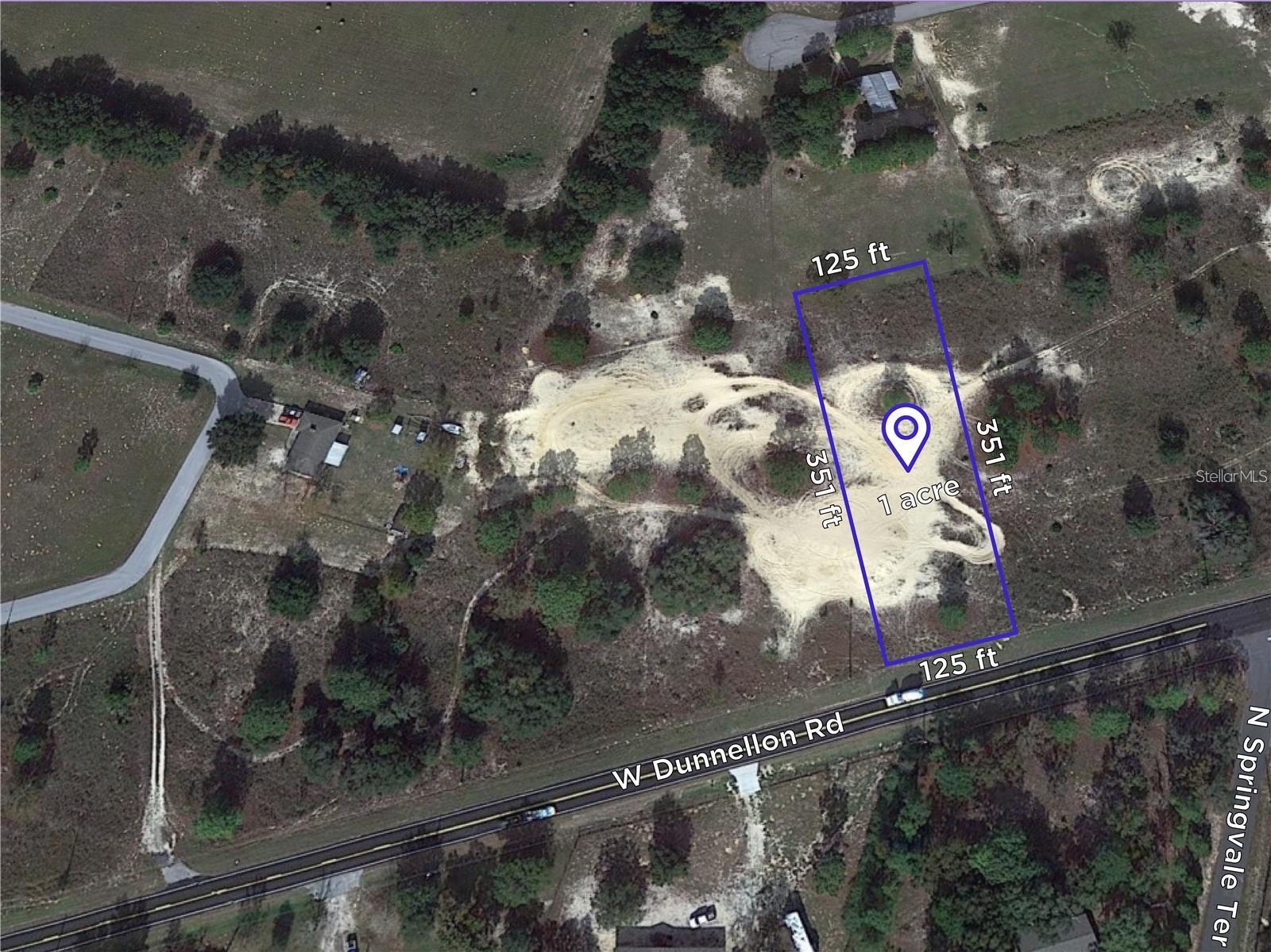 Acre lot +/- ready for you to build your dream home. Near the Withlachoochee River and Lake Rousseau. Close to schools, shopping and hospitals.! Enjoy your freedom with No Deeded Restrictions, No HOA or Dues to Pay. Peace and privacy on this parcel yet just minutes to Crystal River, 3 Sisters Springs, Dunnellon's Rainbow River, and much more.