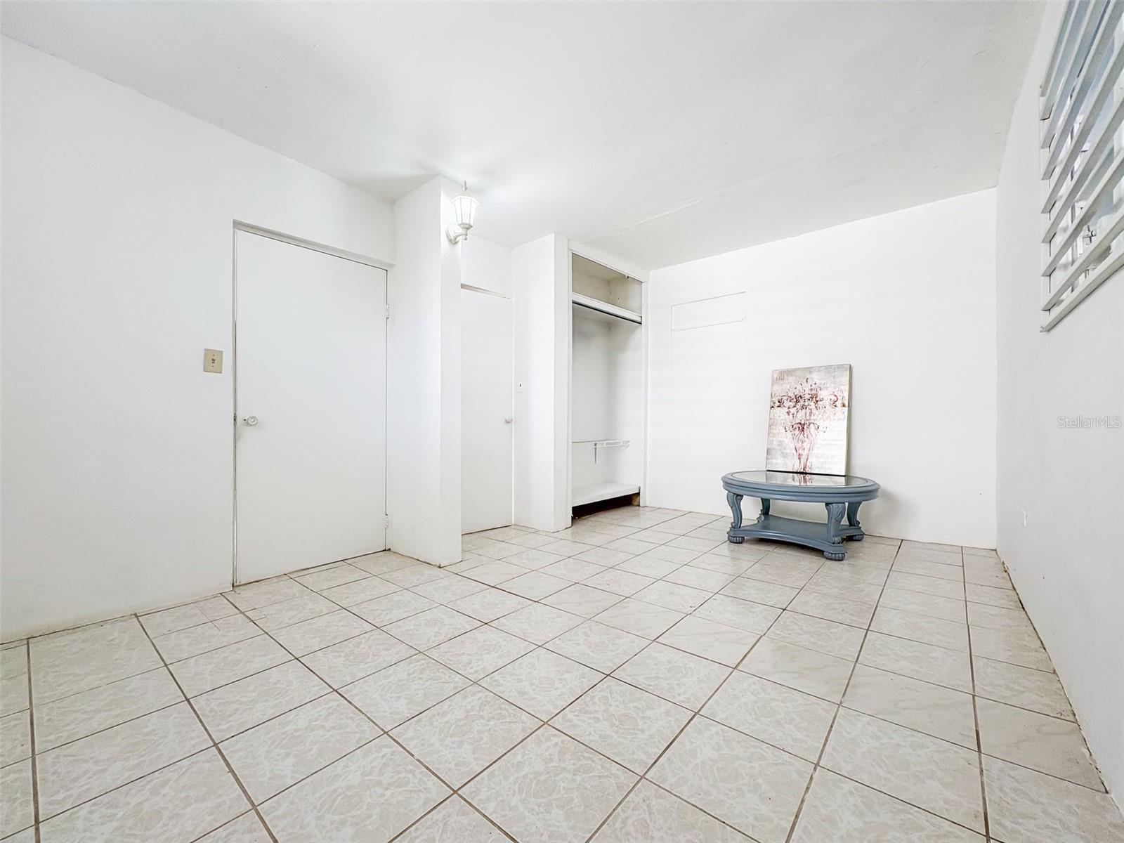 LAS MONJAS - Residential Lease