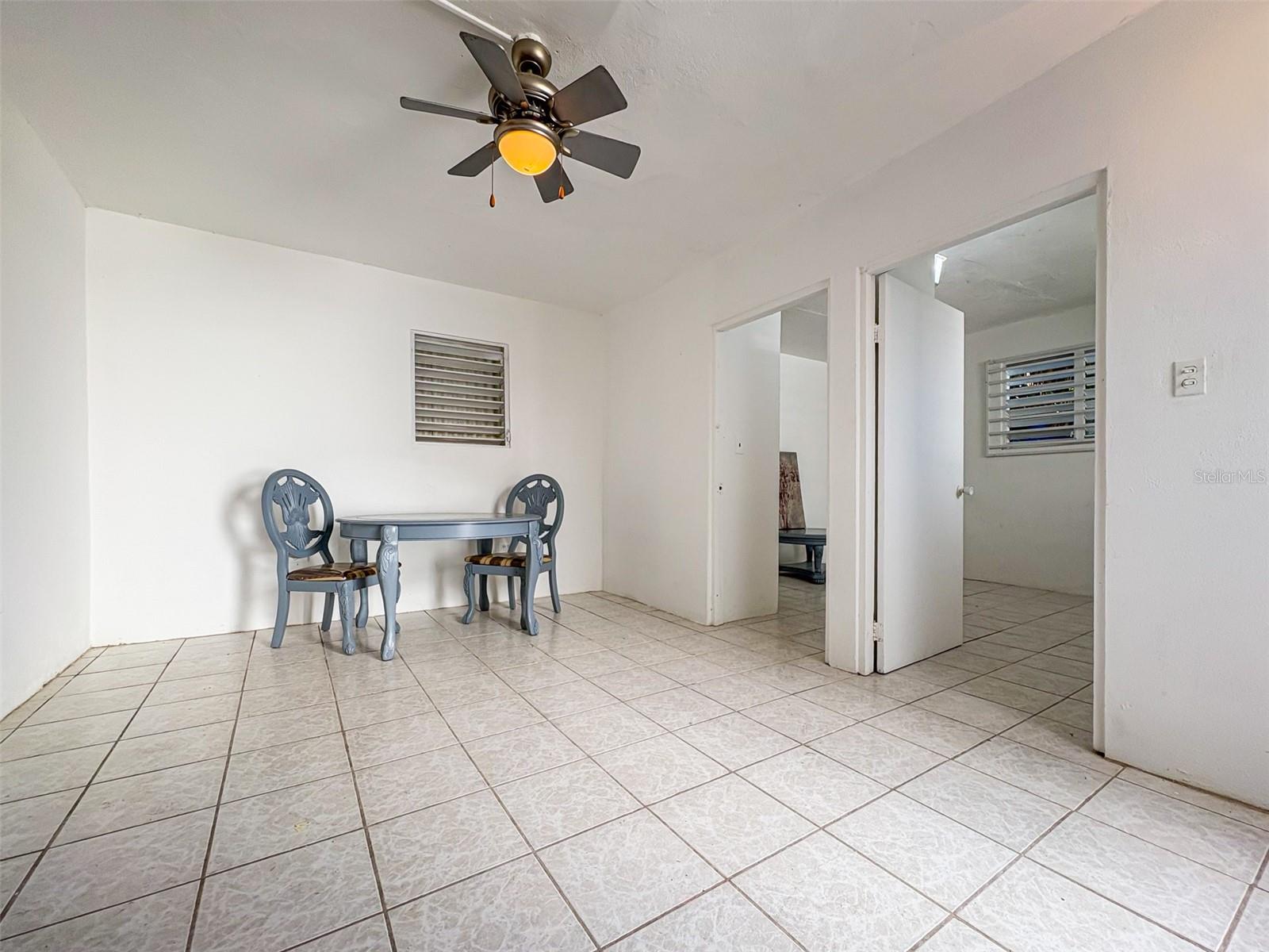 LAS MONJAS - Residential Lease