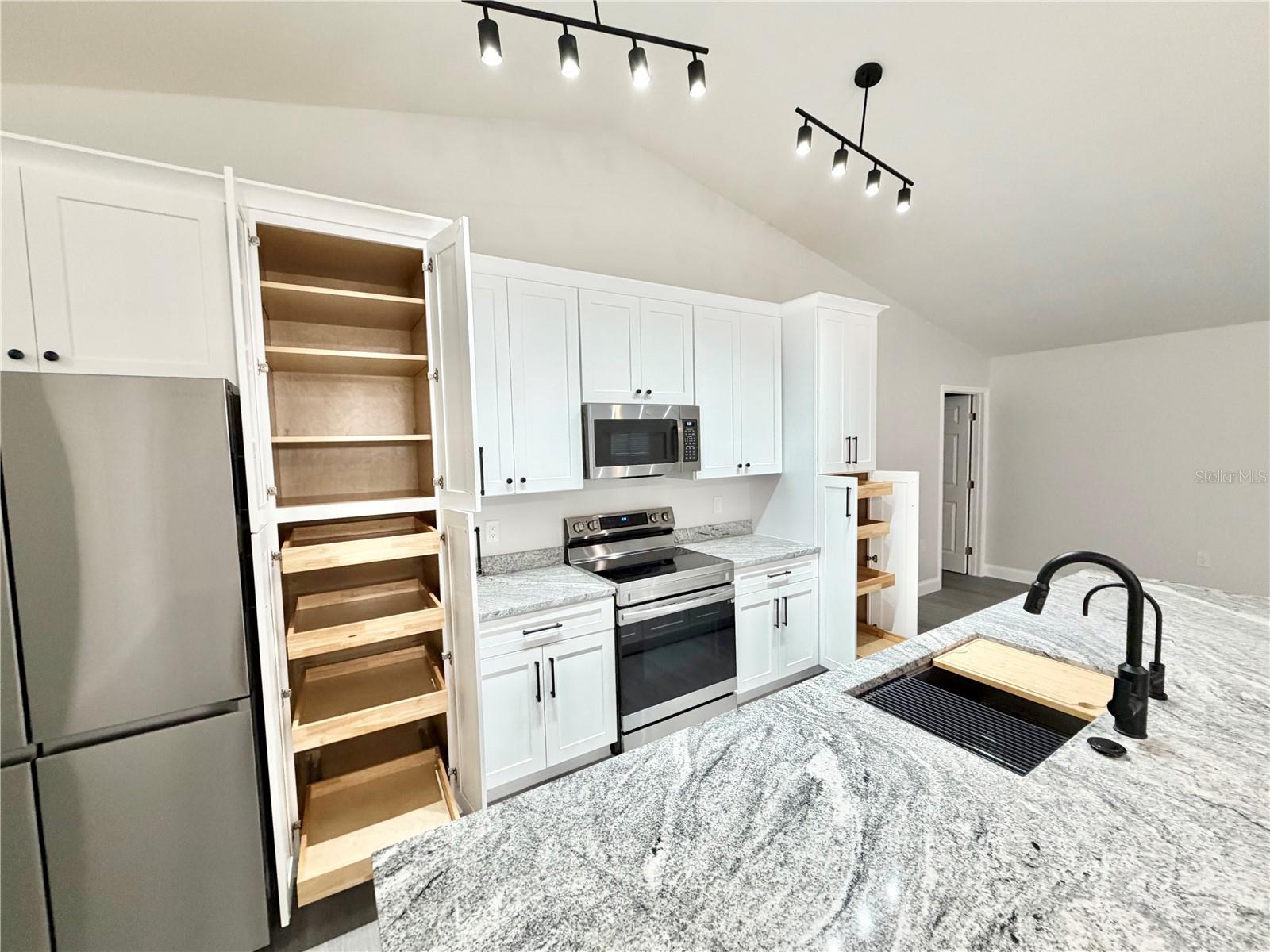 TWIN RIVERS SEC 4 UNIT 2 - Residential Lease