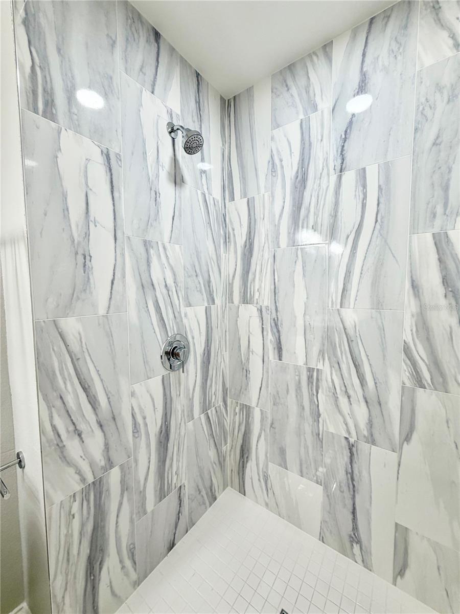 TWIN RIVERS SEC 4 UNIT 2 - Residential Lease