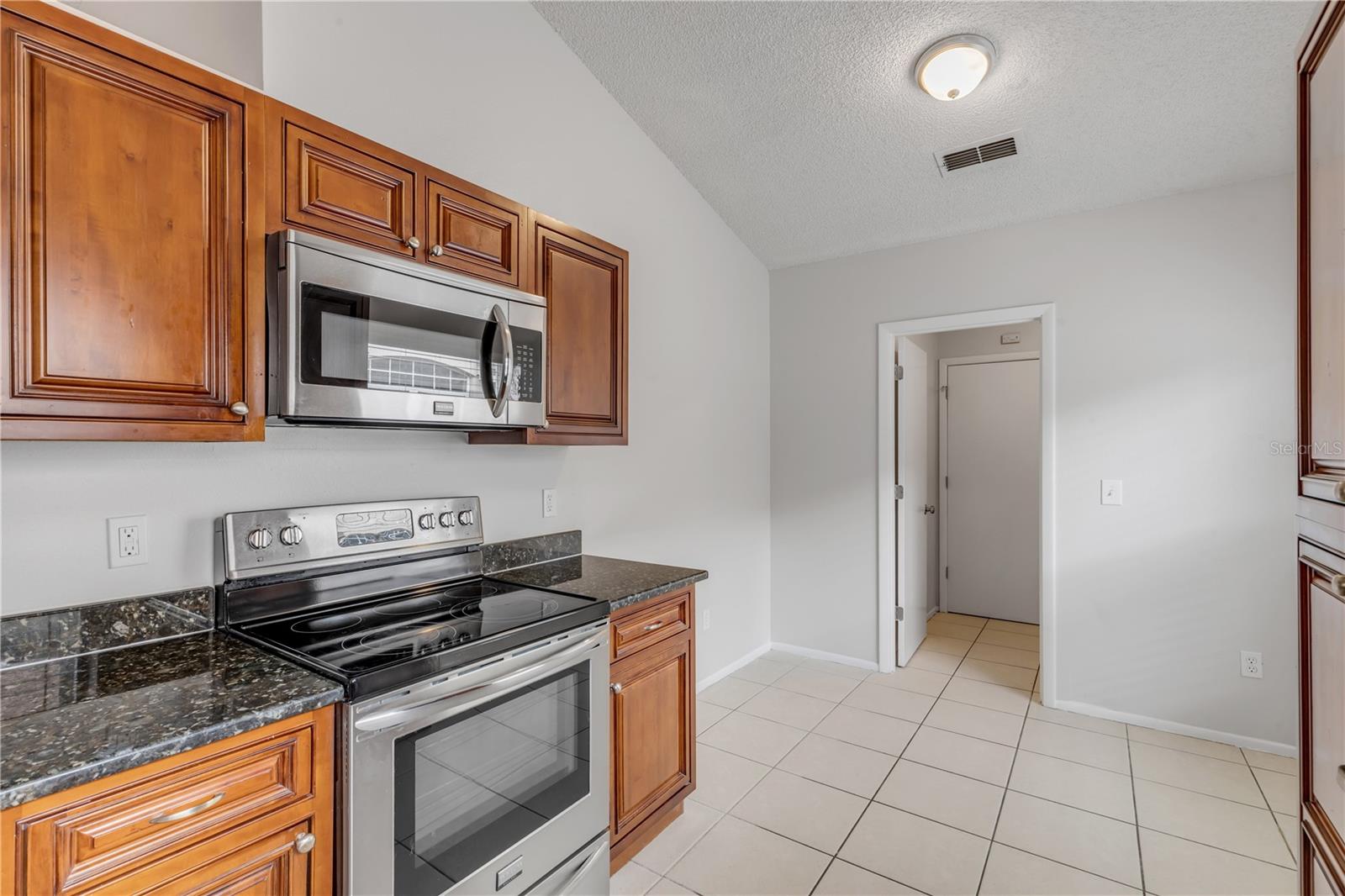 WOODFIELD OAKS - Residential