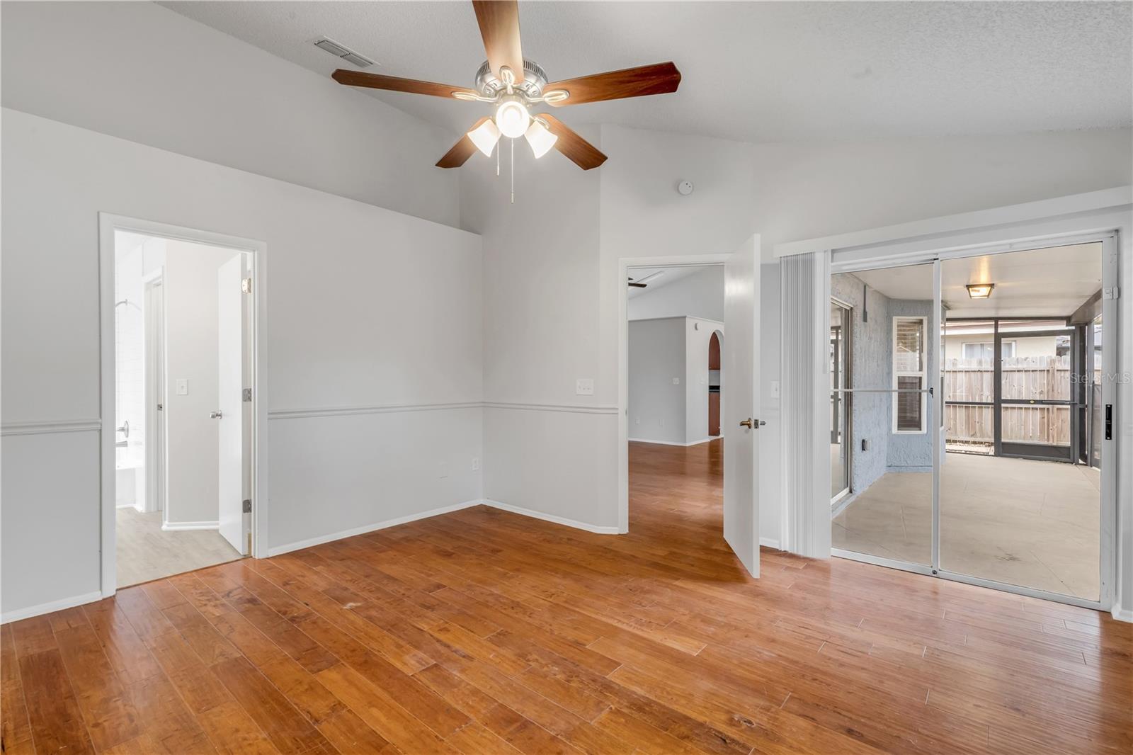 WOODFIELD OAKS - Residential