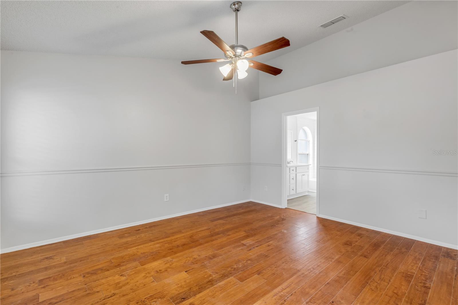 WOODFIELD OAKS - Residential