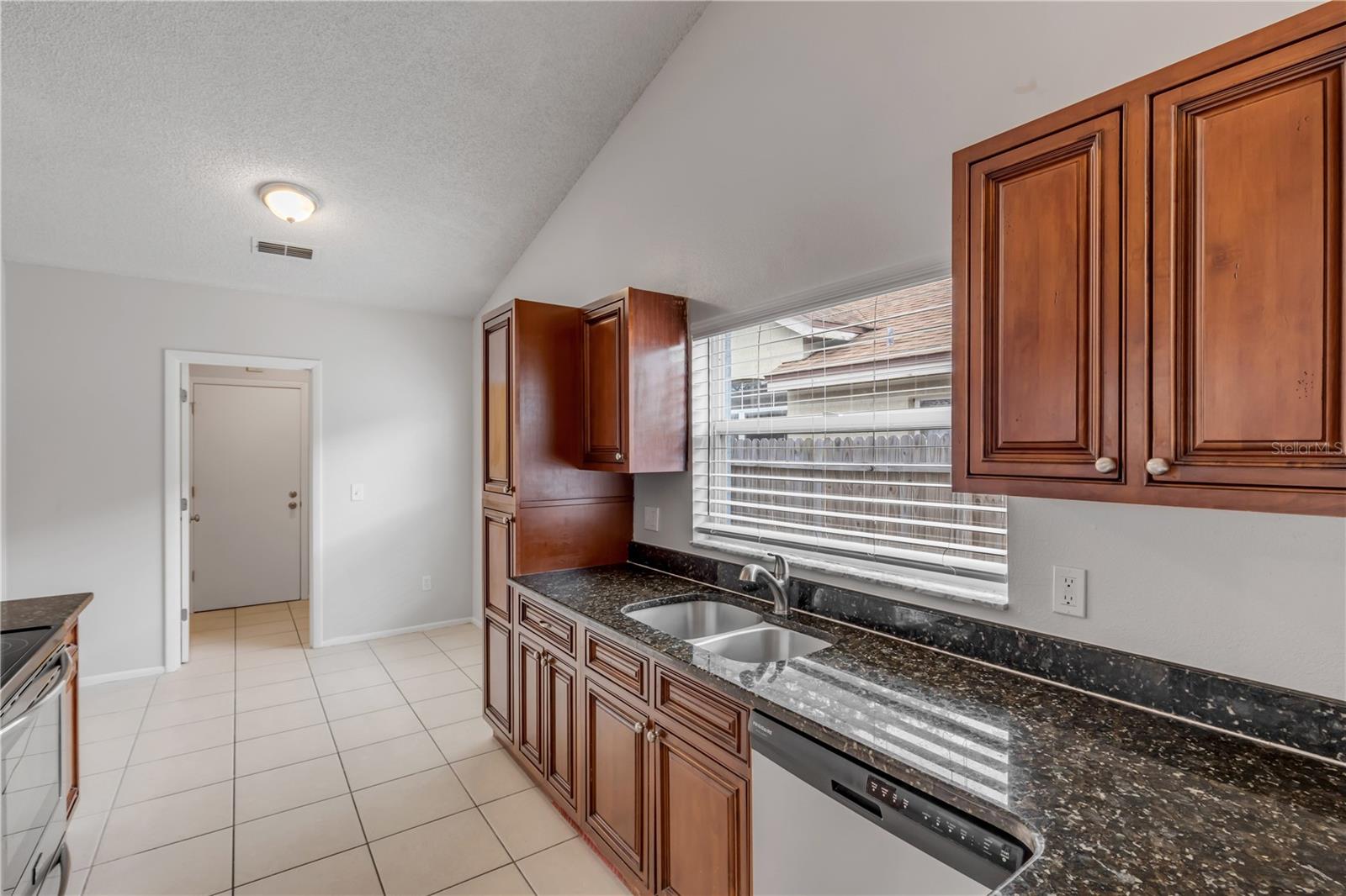 WOODFIELD OAKS - Residential