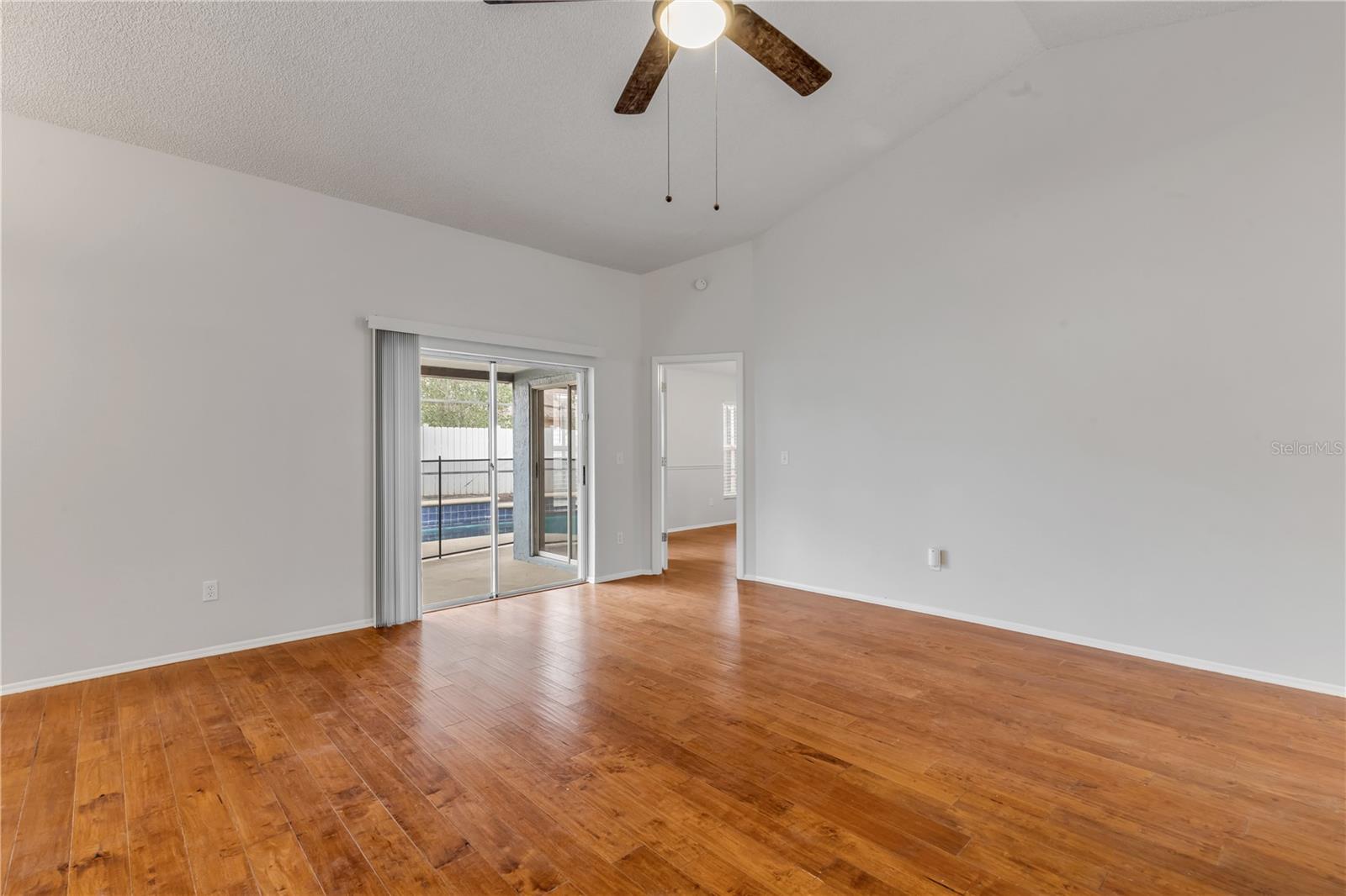 WOODFIELD OAKS - Residential