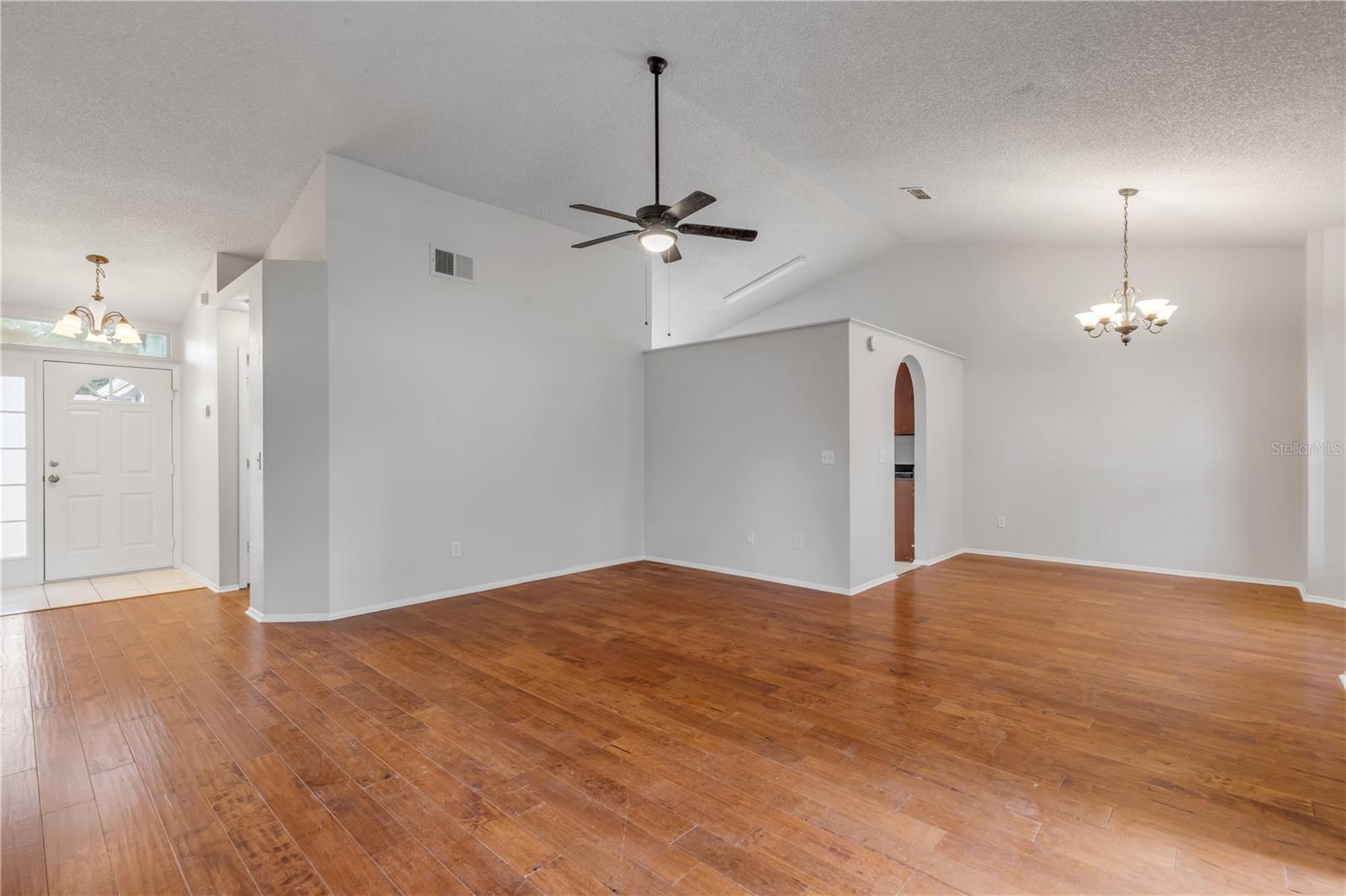 WOODFIELD OAKS - Residential