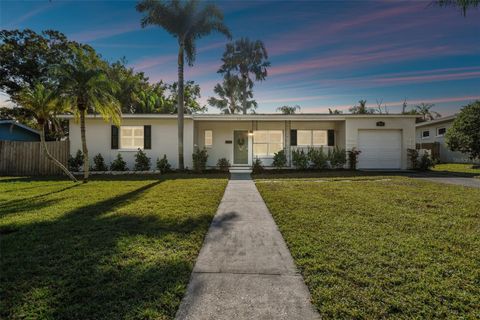 Single Family Residence in BELLEAIR FL 315 BARBARA CIRCLE.jpg