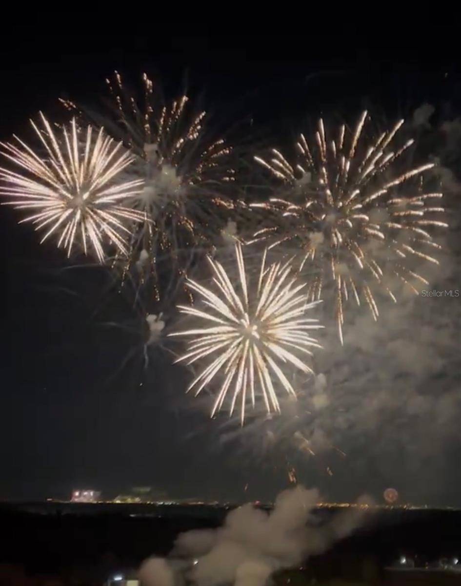 REUNION GRANDE CONDO - Residential