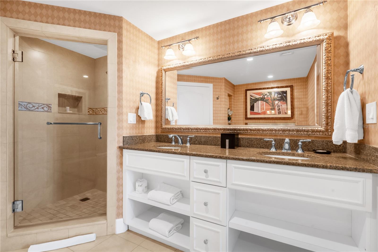 REUNION GRANDE CONDO - Residential