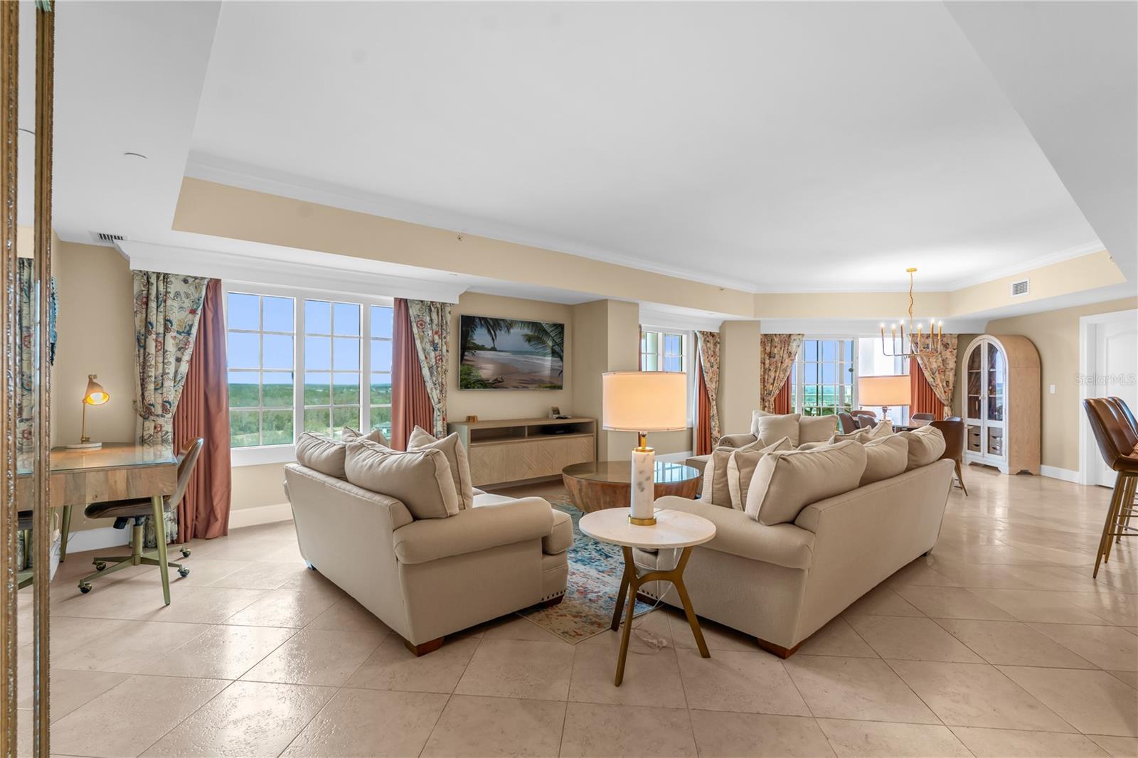 REUNION GRANDE CONDO - Residential