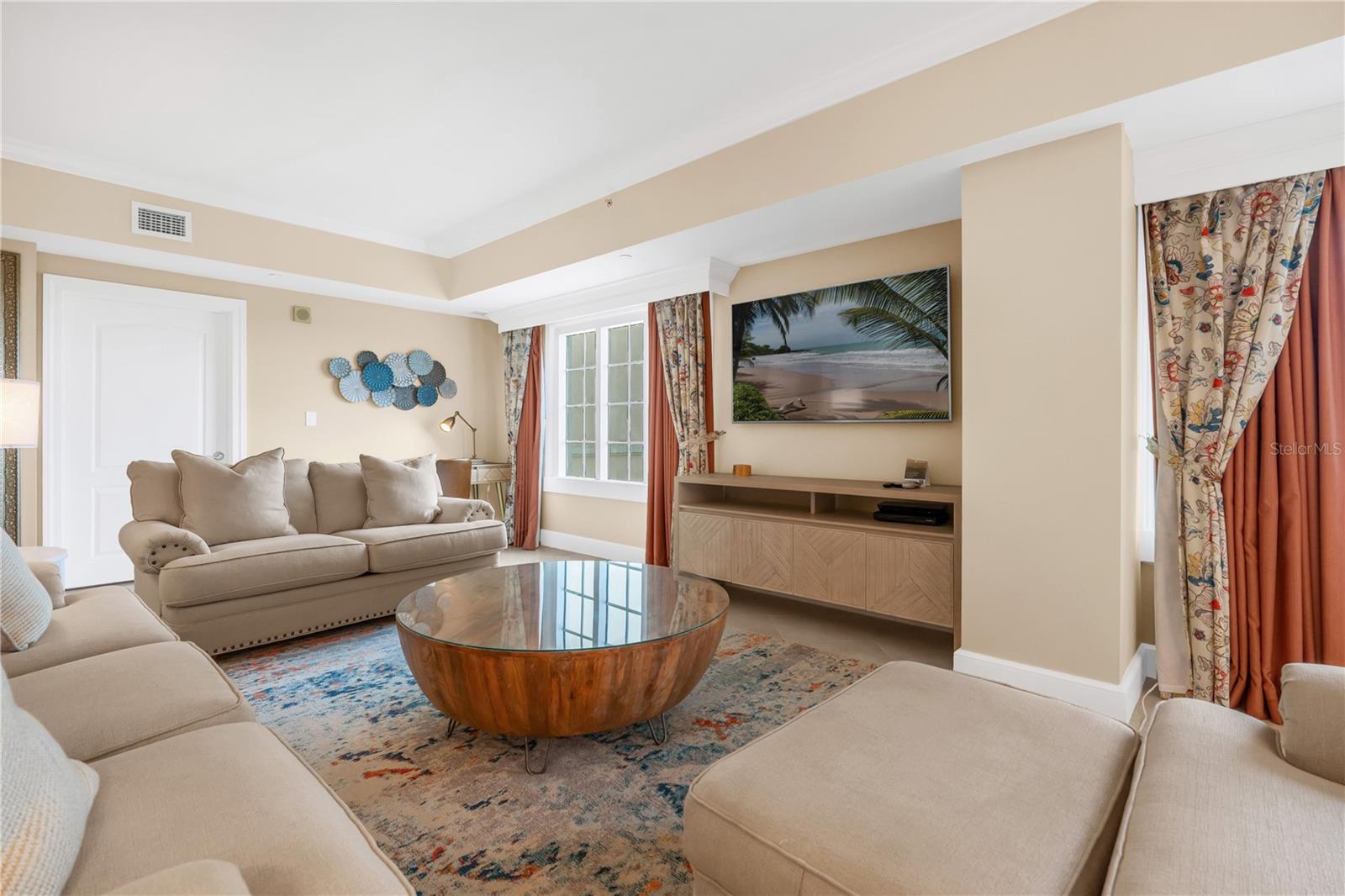 REUNION GRANDE CONDO - Residential