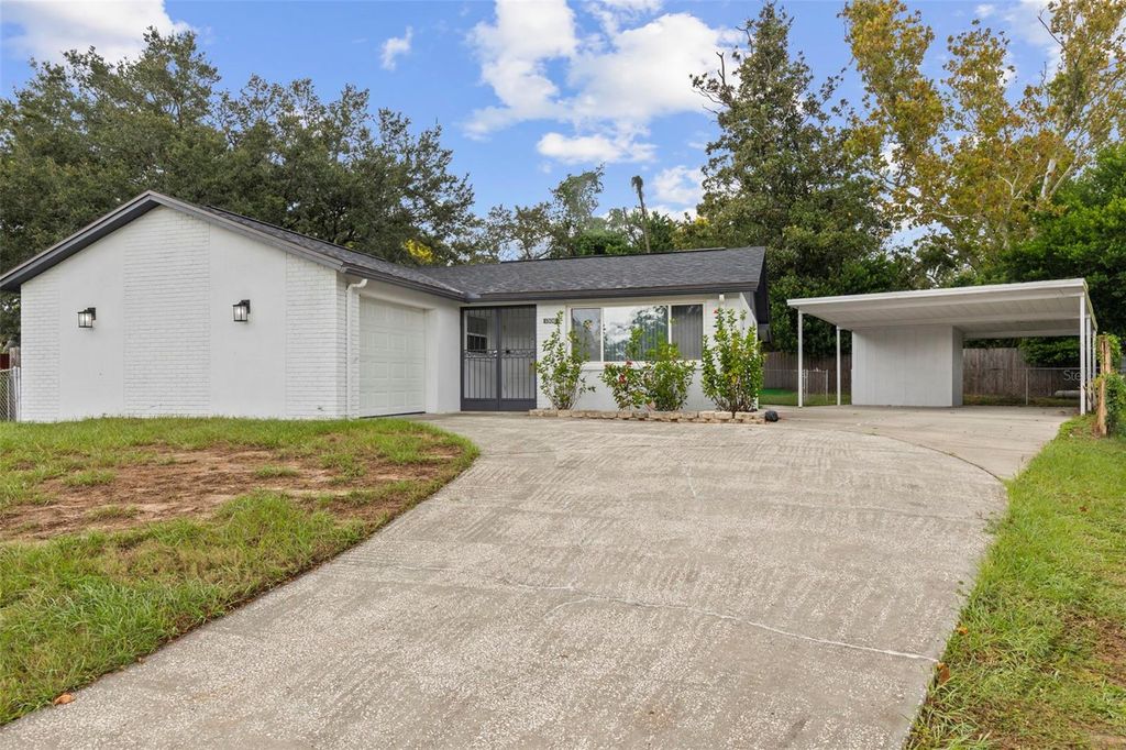 Photo of 1306 Cottage Place, Brandon, FL 33510 (MLS # TB8434880)