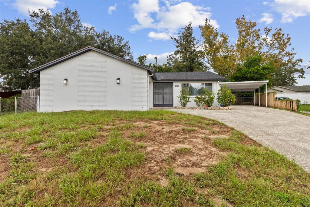 Photo of 1306 Cottage Place, Brandon, FL 33510 (MLS # TB8434880)