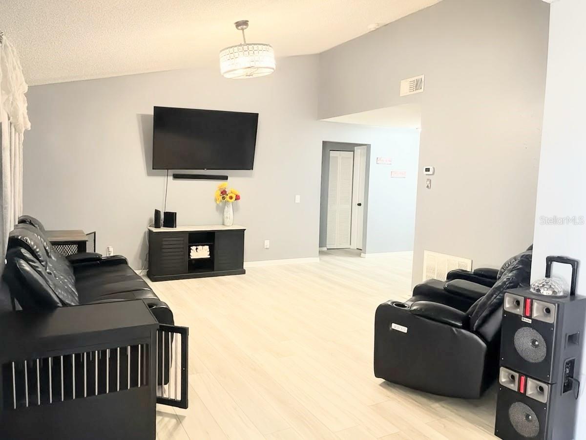 LAKEVIEW VILLAGE SEC K UNI - Residential