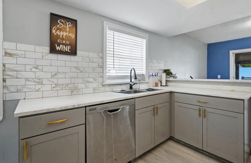 LAKEVIEW VILLAGE SEC K UNI - Residential