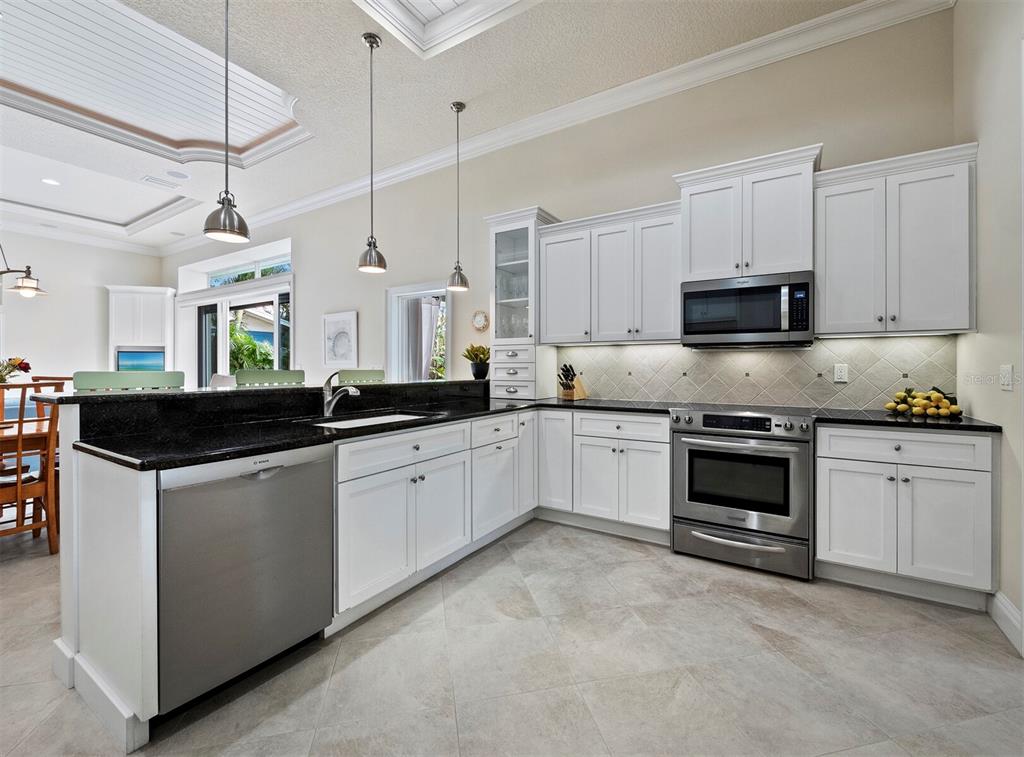 SAINT ARMANDS DIV JOHN RINGLING ESTATES - Residential