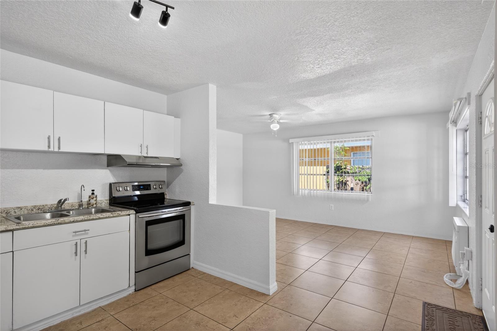 612 12TH STREET DRIVE W
