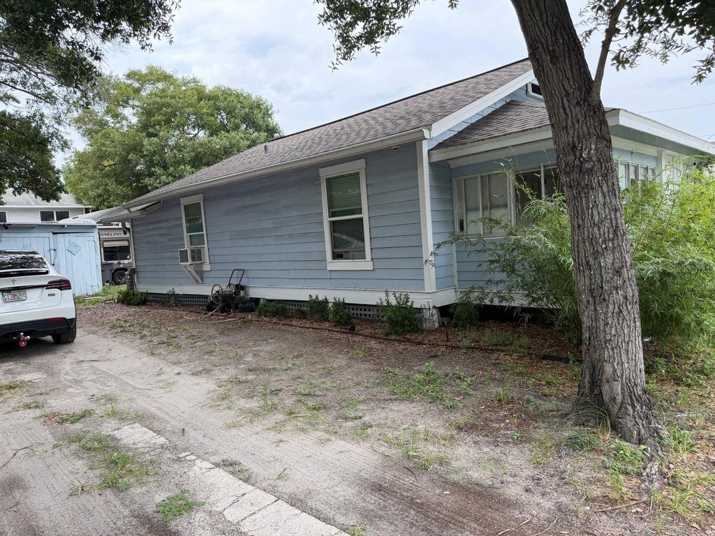 Photo of 618 15th Street N, St Petersburg, FL 33701 (MLS # FC320908)