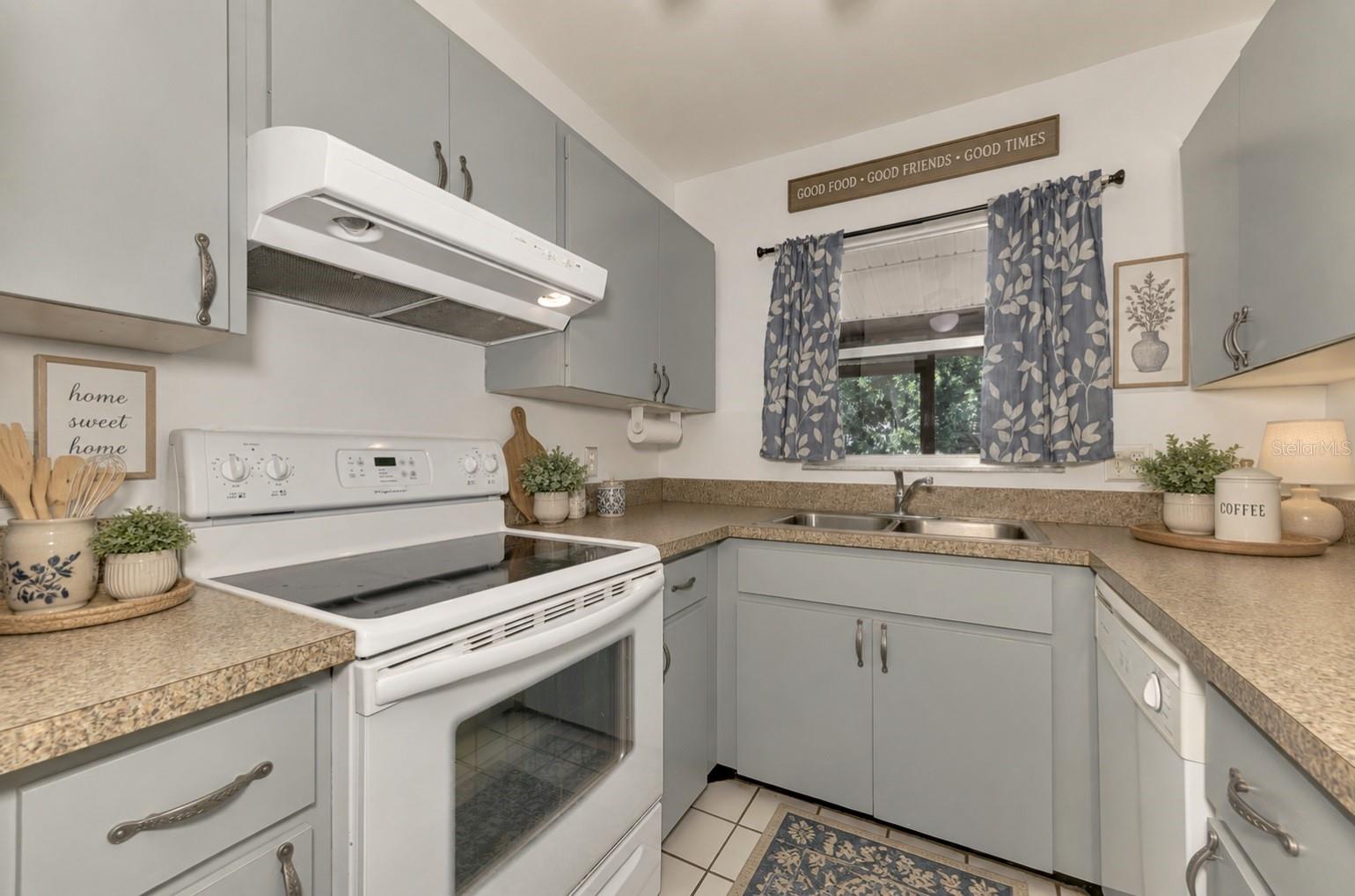 RAMBLEWOOD ACRES - Residential