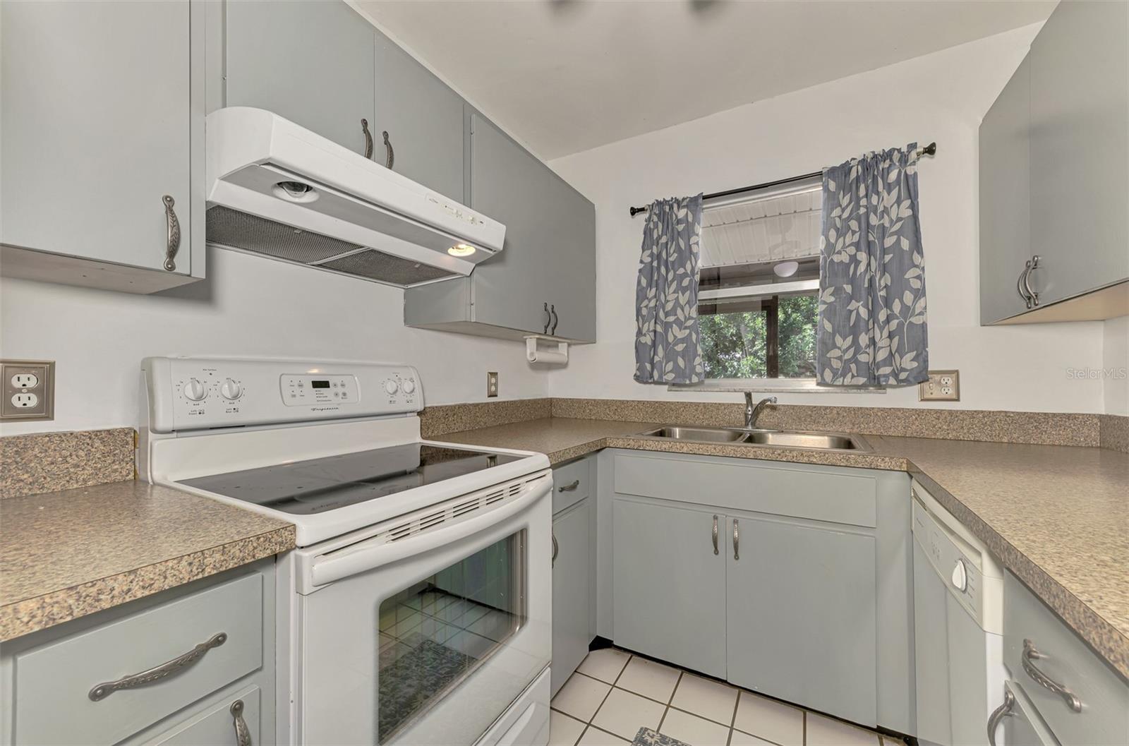 RAMBLEWOOD ACRES - Residential