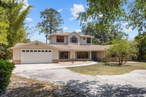 1320 TRAIL BY THE LAKE DELAND FL 32724