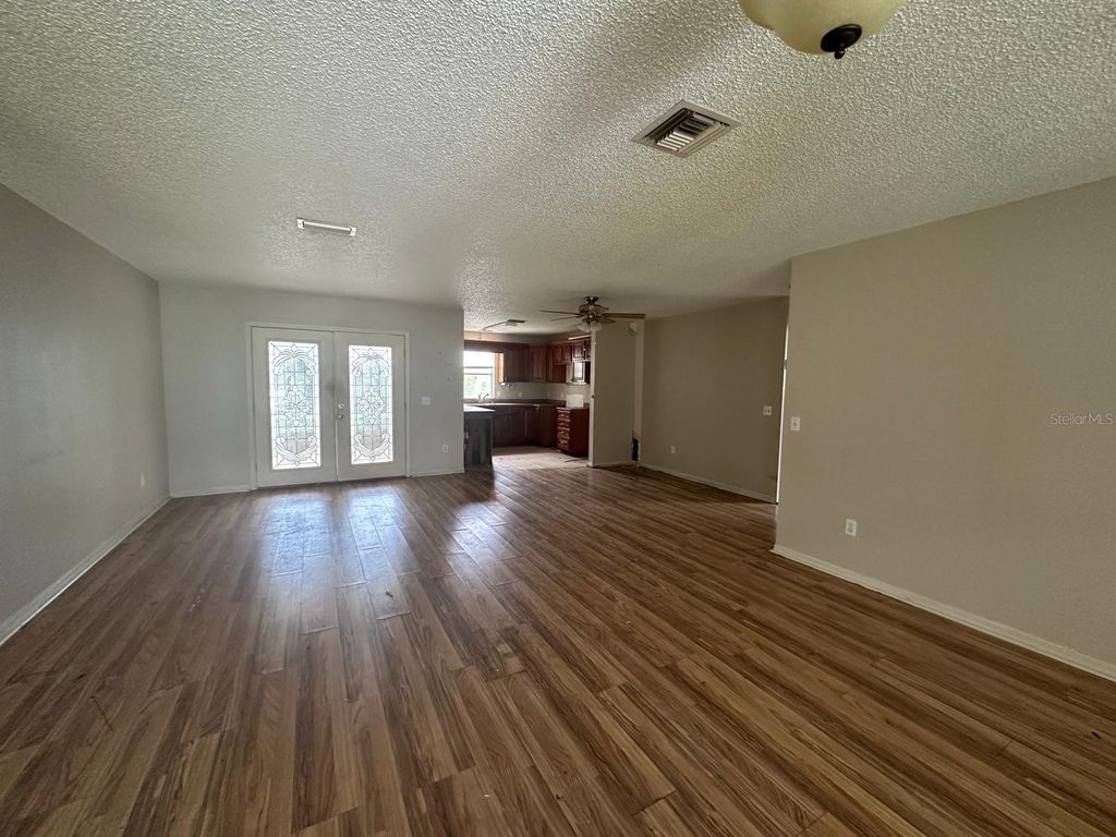 Photo of 534 Saint Andrews Court, Lady Lake, FL 32159 (MLS # G5102857)