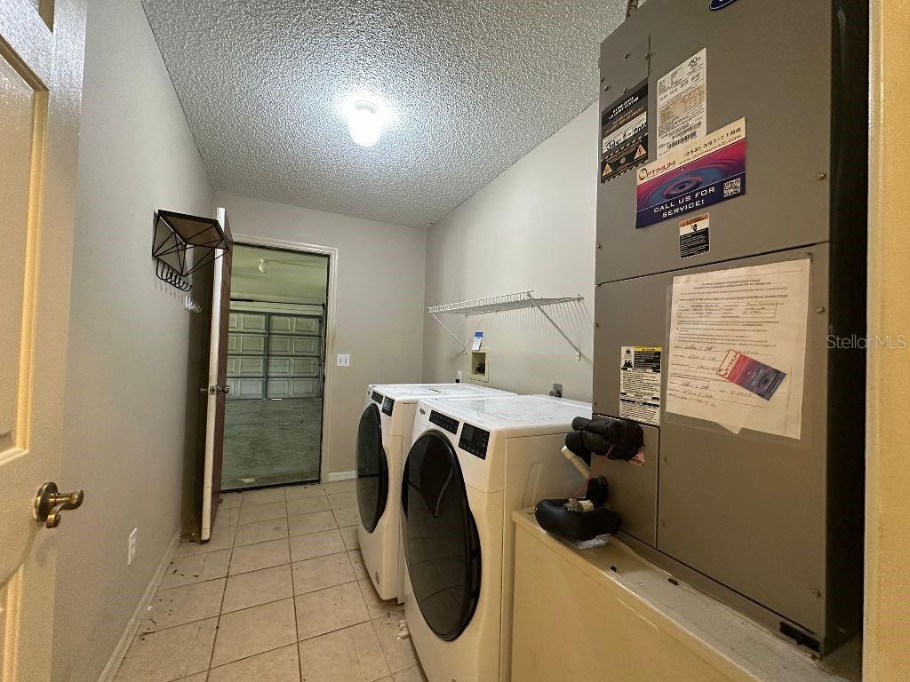 LADY LAKE ORANGE BLOSSOM GARDENS UNIT 11 - Residential