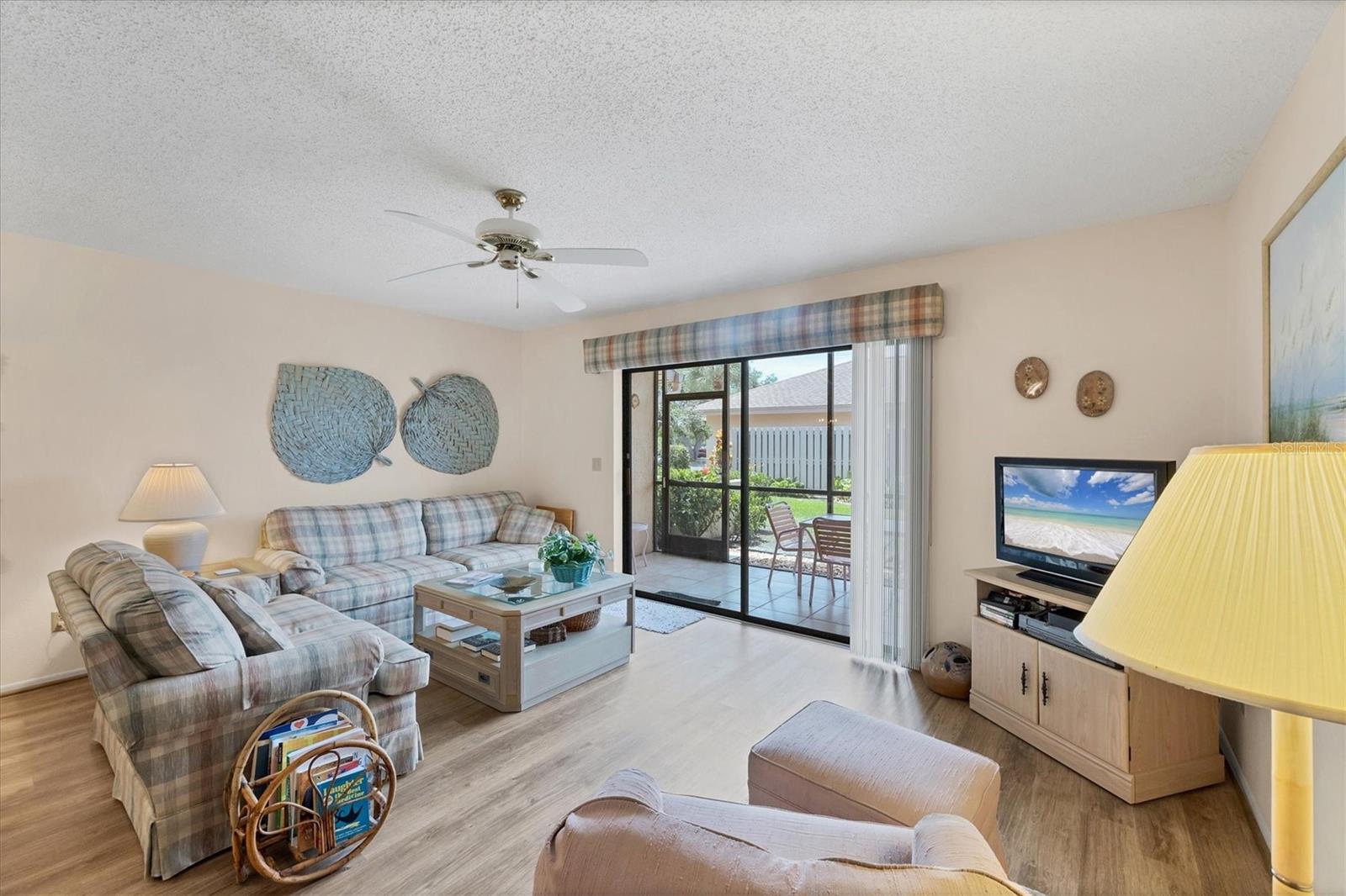 2004 LONGPOINTE CIRCLE E2
