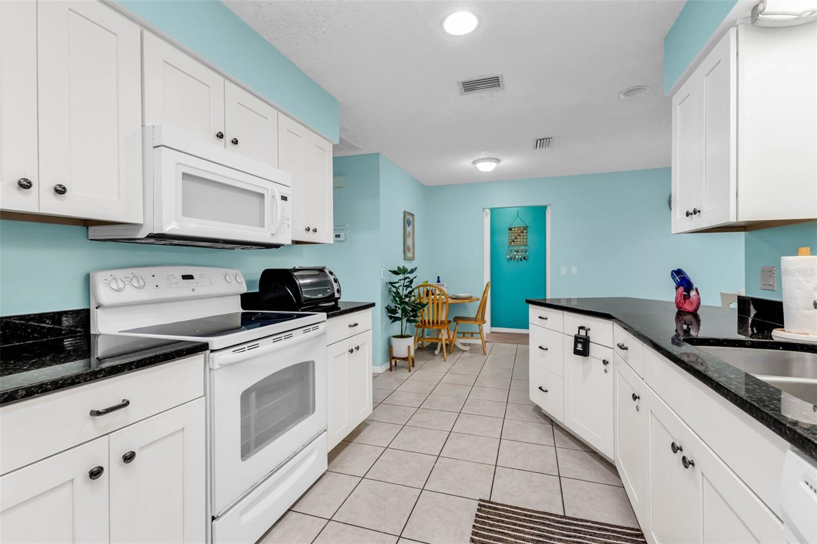 ROTONDA WEST PEBBLE BEACH - Residential