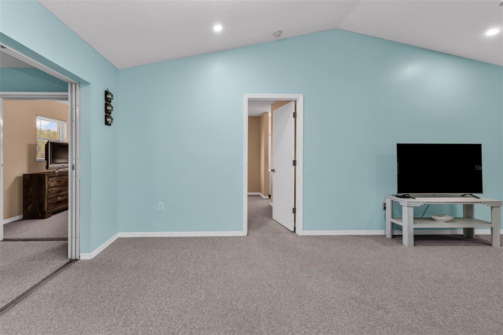 ROTONDA WEST PEBBLE BEACH - Residential