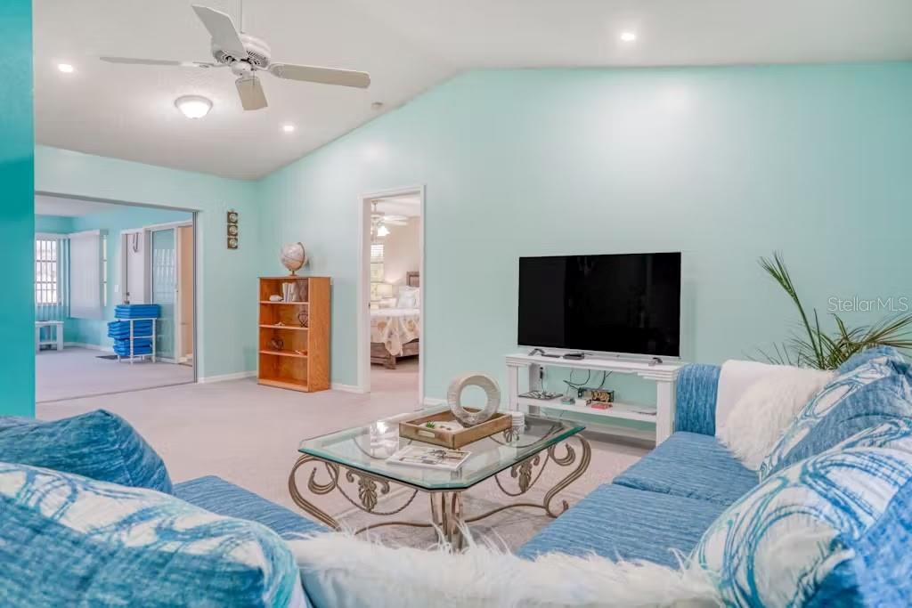 ROTONDA WEST PEBBLE BEACH - Residential