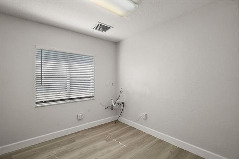 Tiny photo for 9846 Us Highway 441, Leesburg, FL 34788 (MLS # G5097344)