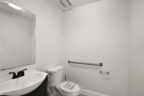 Tiny photo for 9846 Us Highway 441, Leesburg, FL 34788 (MLS # G5097344)