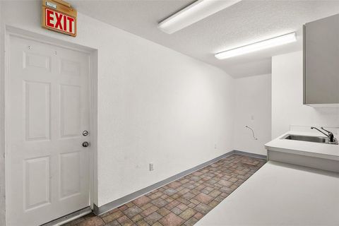 Tiny photo for 9846 Us Highway 441, Leesburg, FL 34788 (MLS # G5097344)